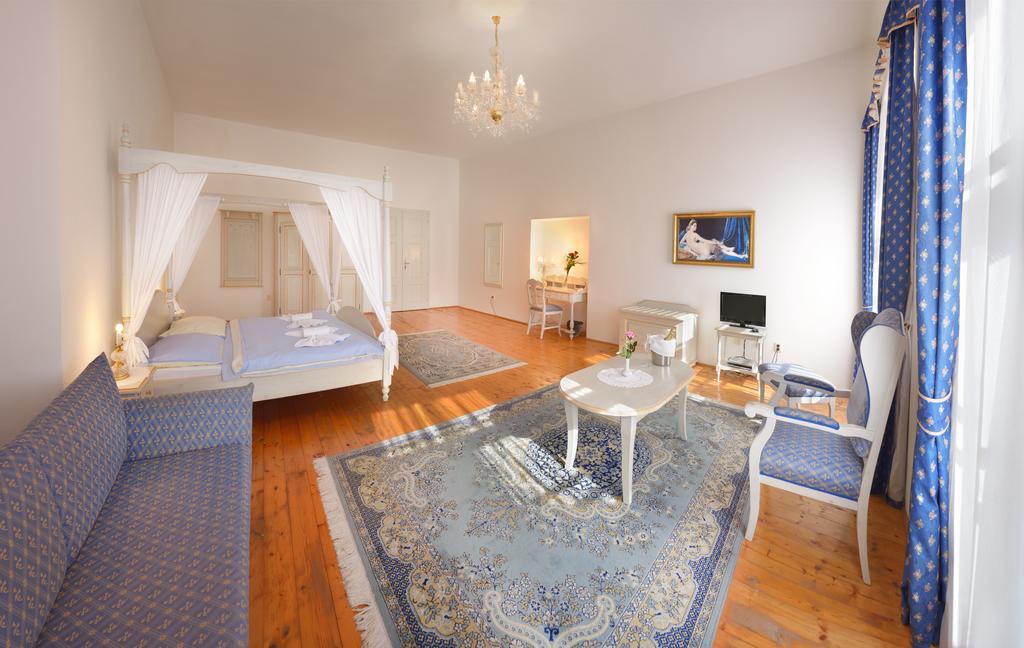 Hotel Ruze Rožmberk nad Vltavou Room photo